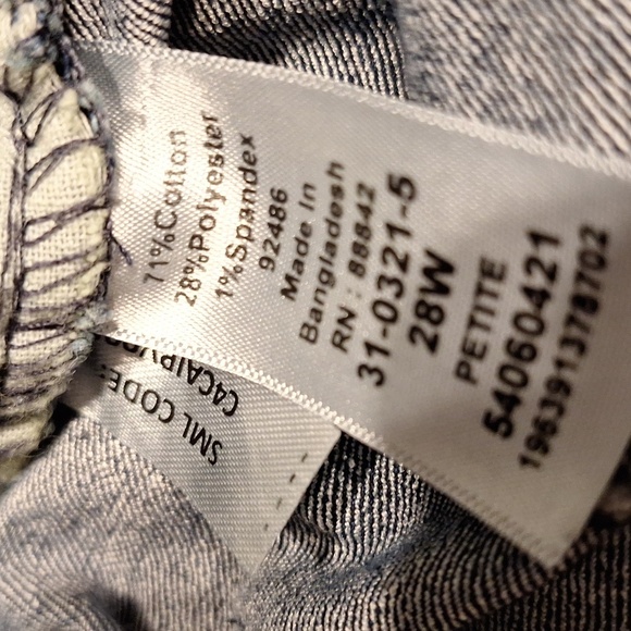 q Catherines Blue Relaxed Fit Jeans Size 28W Petite - Picture 4 of 4